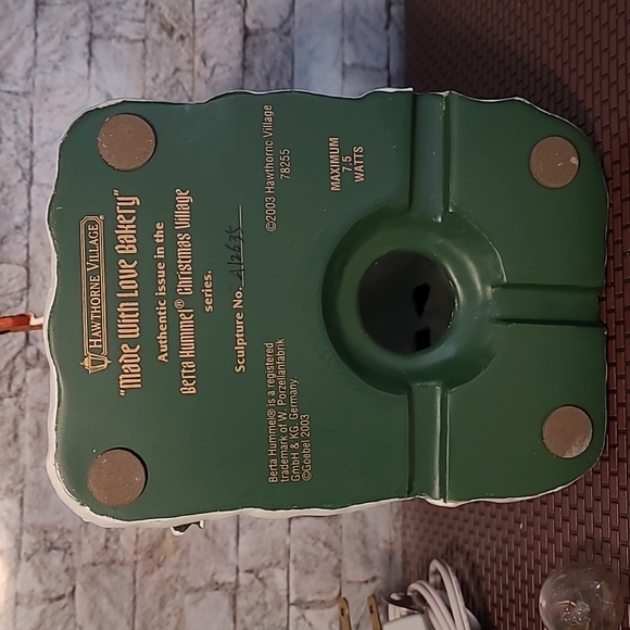 2003 Hawthorne Village "Made With Love Bakery" Christmas Series - Picture 10 of 13